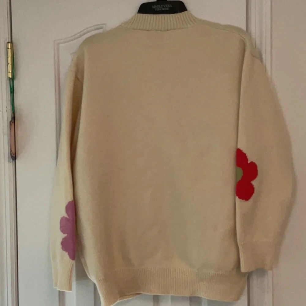 Adorable Forever 21 cardigan sweater - Picture 4 of 5